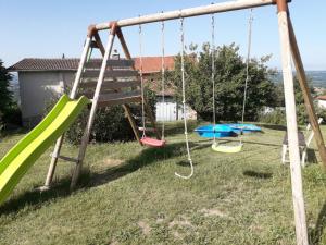 Ο χώρος παιχνιδιού για παιδιά στο Les Hauts de Thiers