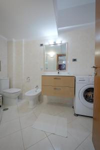 Ένα μπάνιο στο Valentina Apartment 2