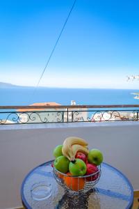 Φαγητό σε αυτό το διαμέρισμα ή κάπου εκεί κοντά