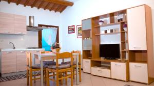 A kitchen or kitchenette at The History Apartment - Le Cà De Boron