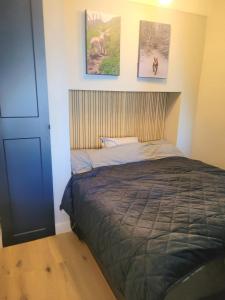 Ένα ή περισσότερα κρεβάτια σε δωμάτιο στο Menton, old town