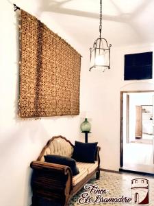Khu vực ghế ngồi tại 7 bedrooms villa with private pool enclosed garden and wifi at Cordoba