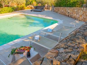 Bazén v ubytovaní Sardinia Family Villas - Villa Brunilde with private pool alebo v jeho blízkosti