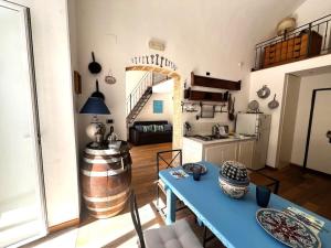 A kitchen or kitchenette at Polly House