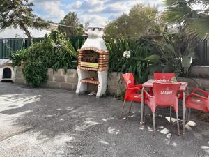 Gallery image of Spacious House in Encarnação with Garden & Terrace in Encarnação