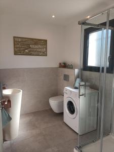 Koupelna v ubytování Douce Provence Magnifique appartement neuf avec jardin proche du centre ville