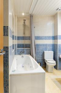 Phòng tắm tại Suite Andrés Pérez Málaga Center