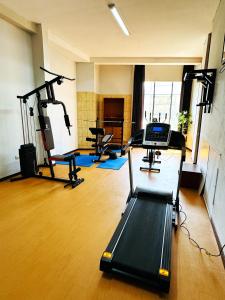 a gym with several treadmills and a treadmill at Hotel Plaza San Antonio Arequipa in Arequipa