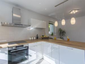 Η κουζίνα ή μικρή κουζίνα στο Villa Villa Romina by Interhome +38 φωτογραφίες