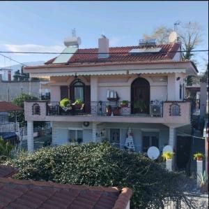 Το κτήριο όπου στεγάζεται  το διαμέρισμα