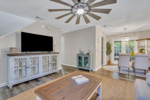 Μια τηλεόραση ή/και κέντρο ψυχαγωγίας στο Sagebrush Suite - Close to Paulson Stadium GSU