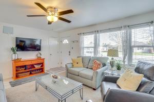 Istumisnurk majutusasutuses Charming Orem Home with Yard - Near BYU and UVU!