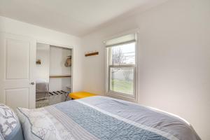 Voodi või voodid majutusasutuse Charming Orem Home with Yard - Near BYU and UVU! toas