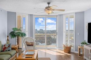 Μια τηλεόραση ή/και κέντρο ψυχαγωγίας στο Harbor Pointe Coastal Getaway