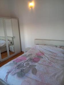 Llit o llits en una habitació de Hostel Dragana