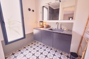 Bany a Villa avec jardin et piscine