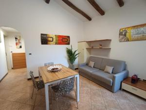 Ruang duduk di Int 4 - Suite Edoardo by Residence San Luca