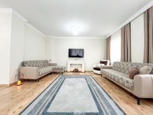Posezení v ubytování Doğadaki Büyük Eviniz Suit Apart 2+1