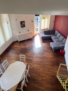 Χώρος καθιστικού στο APARTMENT PETER