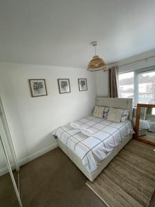 Postel nebo postele na pokoji v ubytování Private double room in Athy.