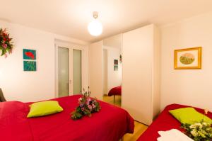 Postel nebo postele na pokoji v ubytování Wellness Suite Na' Canuna' + 37 fotografií