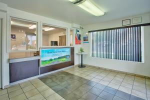 TV a/nebo společenská místnost v ubytování Motel 6-Richland, WA - Kennewick