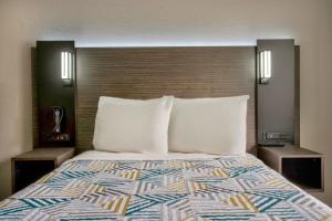 Postel nebo postele na pokoji v ubytování Motel 6-Richland, WA - Kennewick