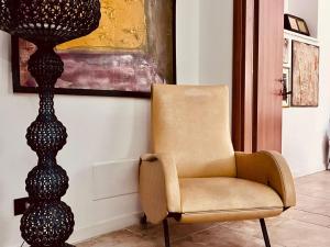 Area soggiorno di Questa casa non è un albergo