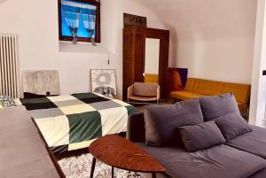 Area soggiorno di Questa casa non è un albergo