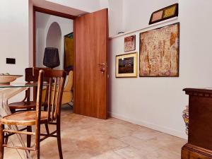 Area soggiorno di Questa casa non è un albergo