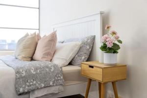 Setusvæði á A Spacious 2BR Apt with an Amazing View Over Darling Harbour