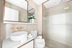 Kép A Stylish 2BR Apt in the Heart of Chapel Street szállásáról Melbourne-ben a galériában Még 15 kép