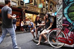 Kép A Stylish 2BR Apt in the Heart of Chapel Street szállásáról Melbourne-ben a galériában