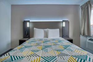 Postel nebo postele na pokoji v ubytování Motel 6-Richland, WA - Kennewick