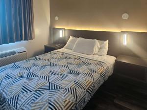 Postel nebo postele na pokoji v ubytování Motel 6 Sinton TX