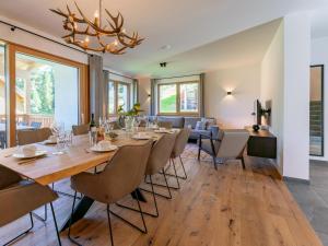 Część wypoczynkowa w obiekcie Romantik Mountain Chalet