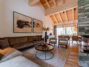 Χώρος καθιστικού στο Silas Mountain Chalet