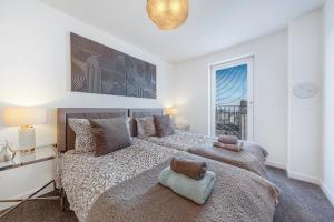 Ένα ή περισσότερα κρεβάτια σε δωμάτιο στο Mearns Street Suite ✪ Grampian Lettings Ltd +36 φωτογραφίες