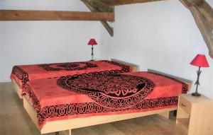 Katil atau katil-katil dalam bilik di Awesome Home In Sauzet With Kitchen