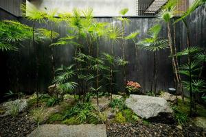 Taman di luar Asagi an Machiya House