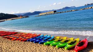 Bilde i galleriet til 夕日百選「すはら海岸」を望む限定一組の絶景宿。心地よいカフェ&カヤック体験で特別な一日を i Yuasa