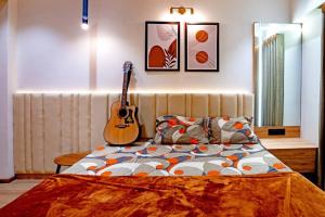 Postel nebo postele na pokoji v ubytování Swati Homestays