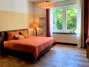 Łóżko lub łóżka w pokoju w obiekcie Time travel, open-plan apartment