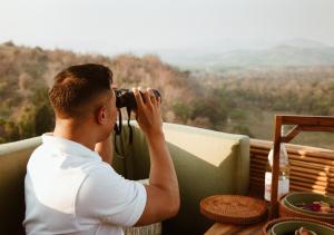Pemandangan gunung umum atau pemandangan gunung yang diambil dari resort