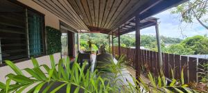 Zahrada ubytování Tauraatini House F4 - PAPEETE