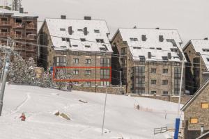 Lux Aigle "Acceso directo a pistas" að vetri til
