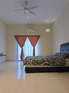 Χώρος καθιστικού στο Homestay Sitiawan 53