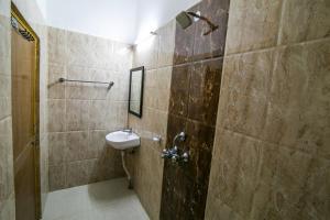 Ένα μπάνιο στο Hotel Akashdeep