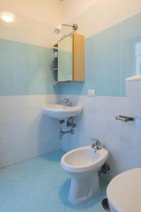 Koupelna v ubytování B&B Longobardi + 32 fotografií