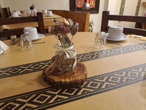 Um restaurante ou outro lugar para comer em Hostería Austral